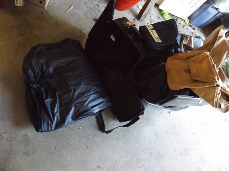 lot 462 image: Suitcases, Blow Up Air Mattress, Laptop Case, Garment Bag