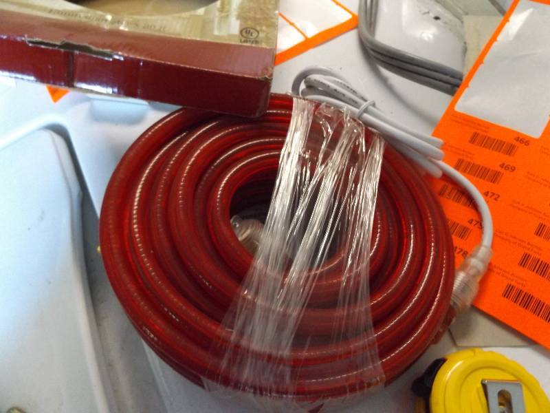 lot 464 image: 30 Red Rope Light