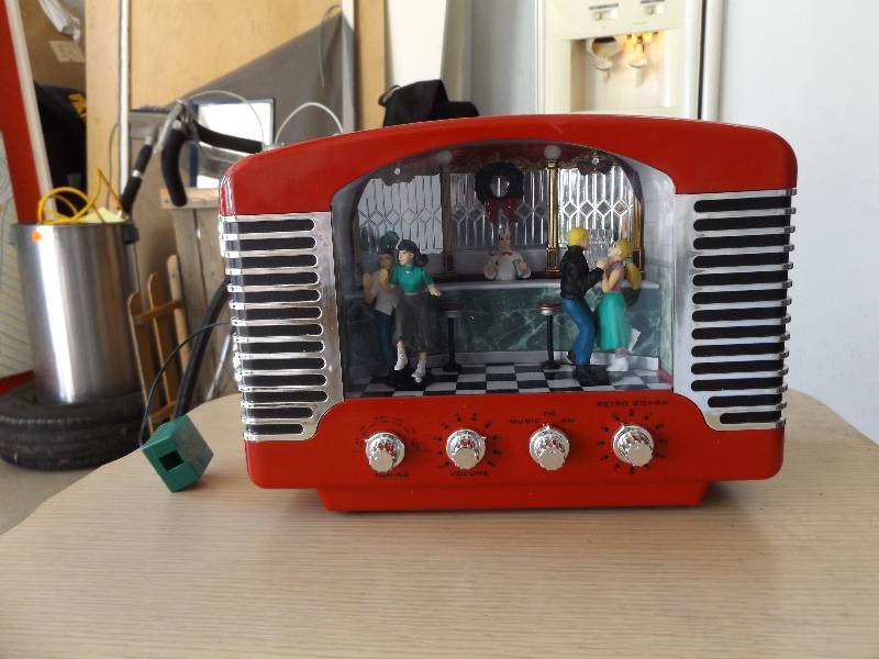 lot 437 image: 50s Jukebox Radio AMFM,TV Trays