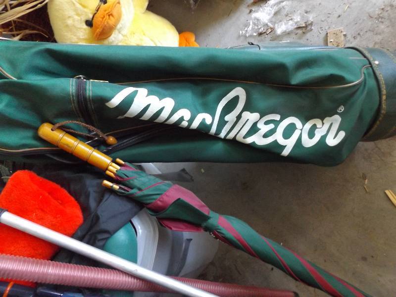 lot 445 image: Golf Clubs