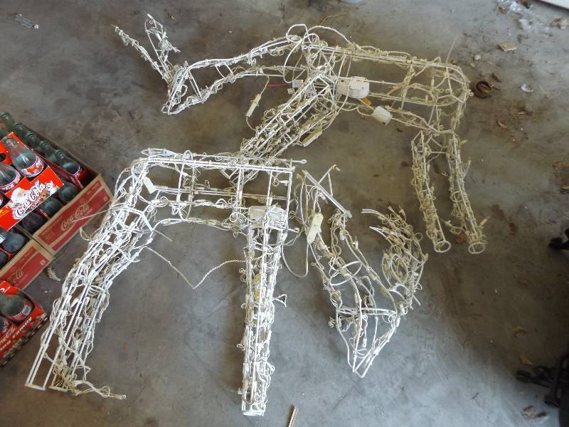 lot 448 image: Lighted Reindeer, Lights, 3 x 4 Floor Mat