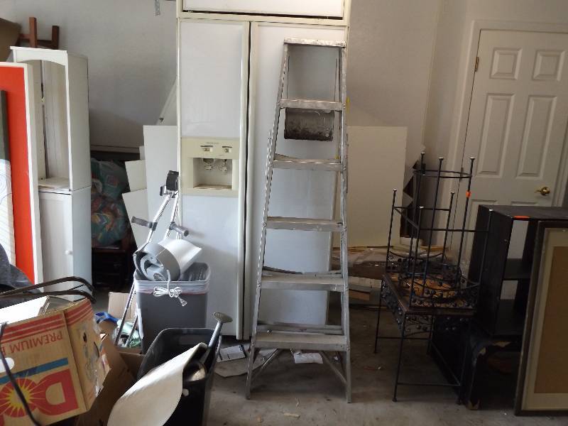 lot 287 image: 6 Aluminum Stepladder,