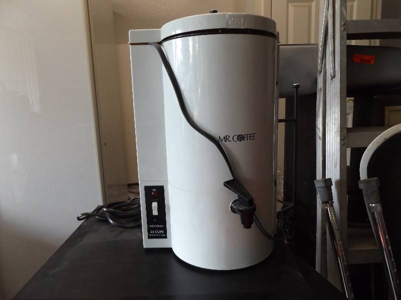 lot 301 image: 24 Cup Mr Coffee Coffeemaker