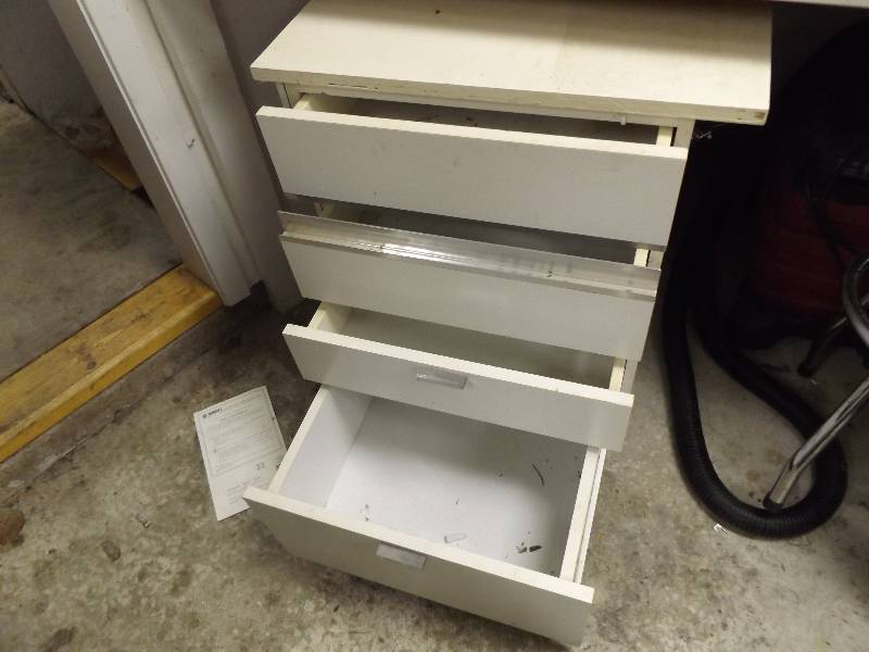 lot 318 image: White Cupboard