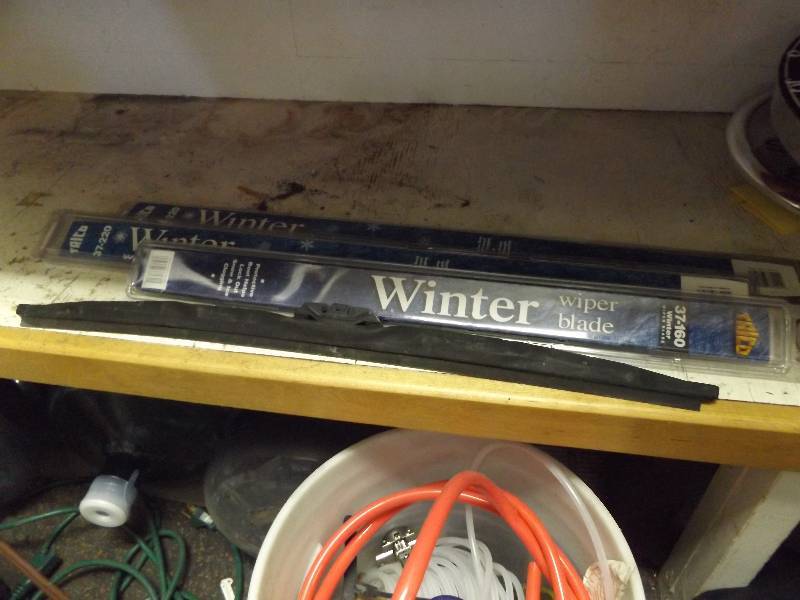 lot 251 image: Wiper Blades