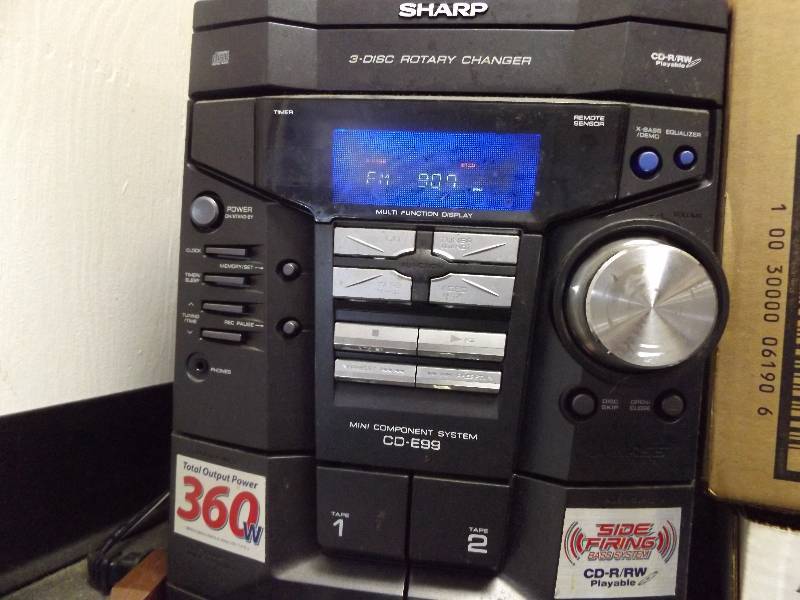 lot 264 image: Sharp 3 Disc Rotary Changer with Speakers