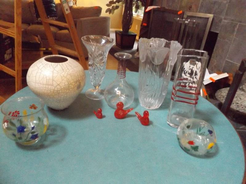 lot 76 image: Rose Bowls, Vases, Red Glass Birds