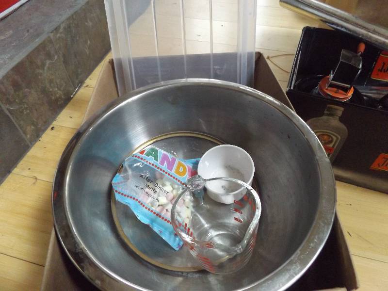 lot 178 image: Stainless Steel Bowl, Pyrex Measuring Cup, Melamine Bowl