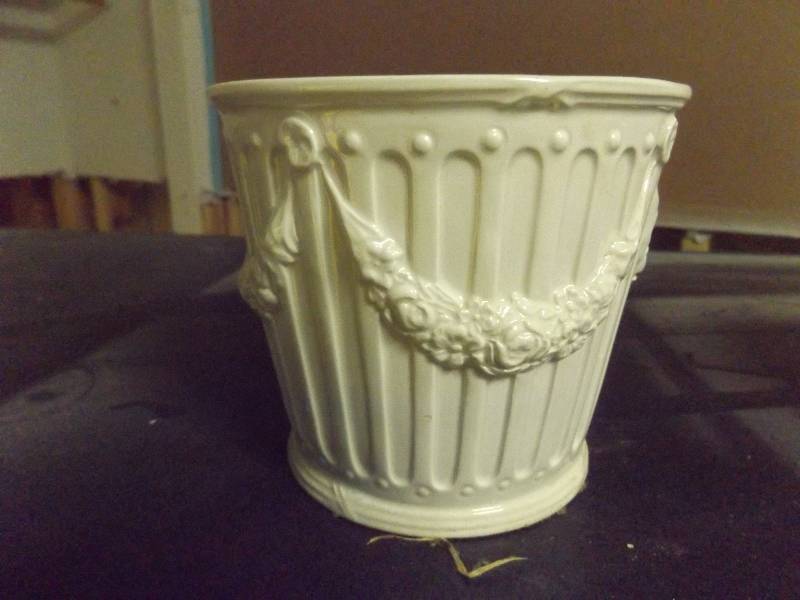 lot 391 image: Two flower pots