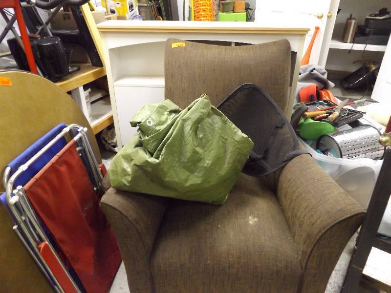 lot 533 image: Brown Chair
