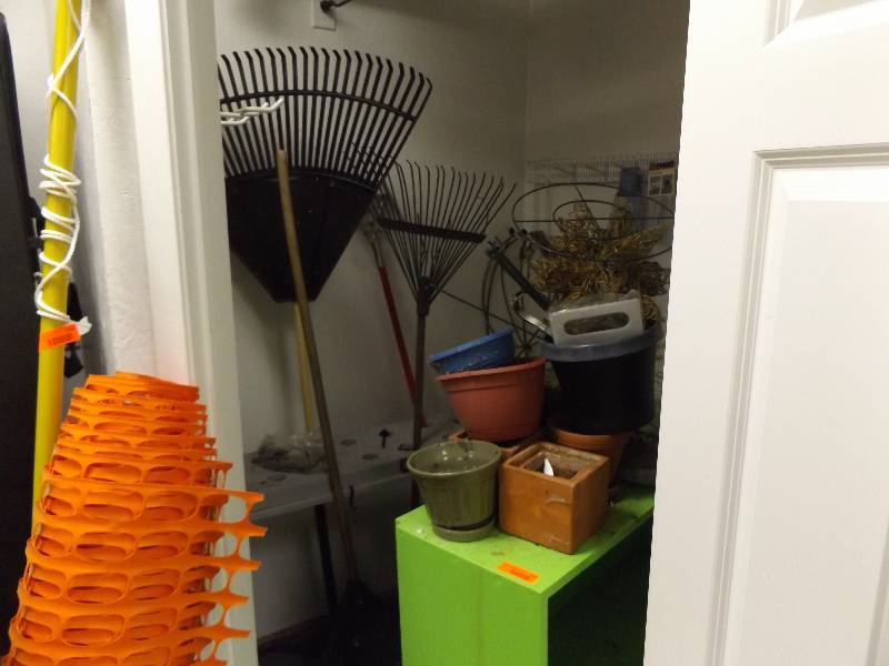 lot 535 image: Lawn and Garden Tools, more
