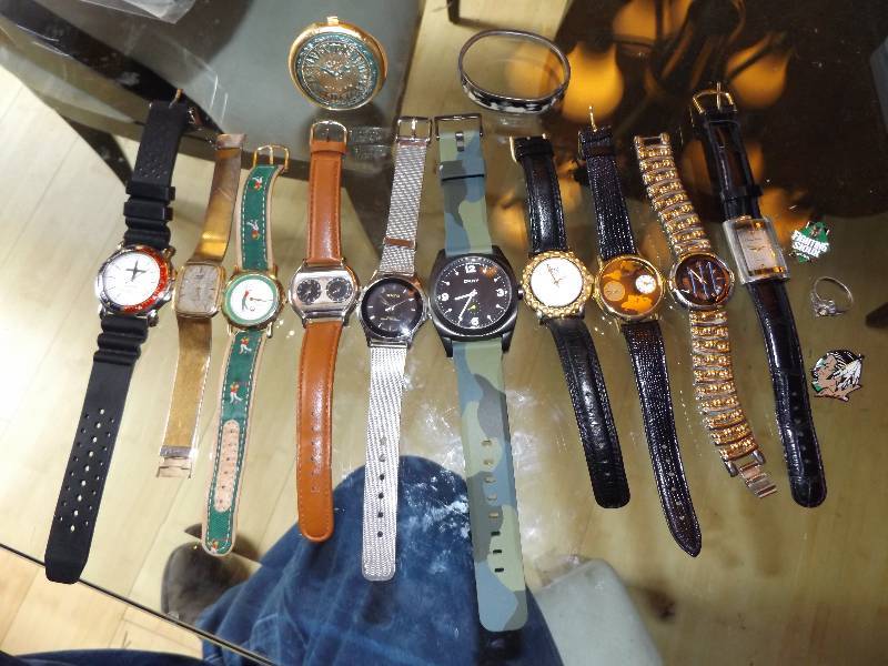 lot 106 image: Watches