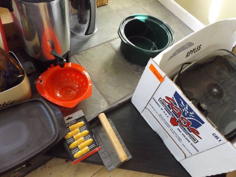 lot 422 image: Large Coffee Maker, Grill Press, Plastic Colander, more