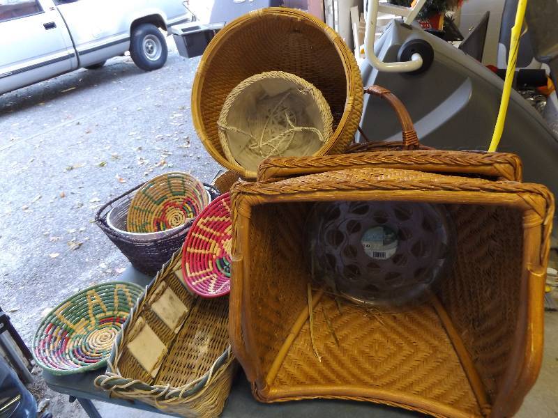 lot 479 image: Assortment of Wicker Baskets