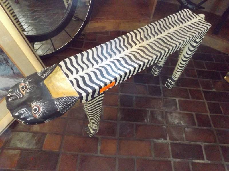 lot 126 image: Deco Bench