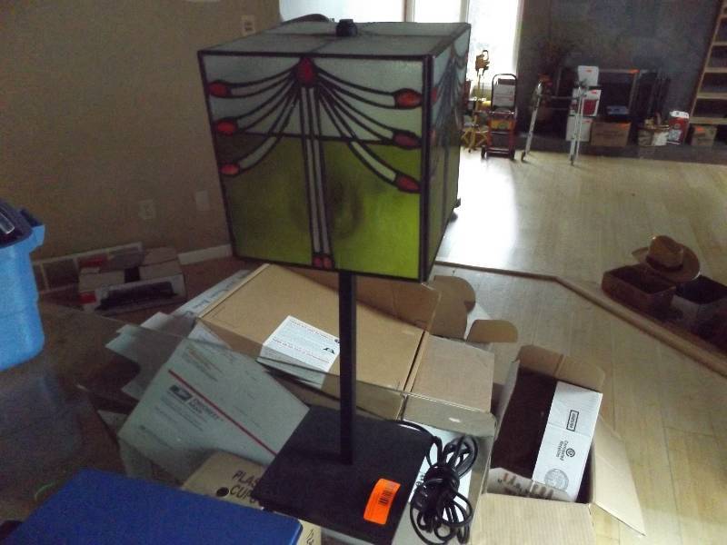 lot 7 image: Stained Glass Shade Lamp