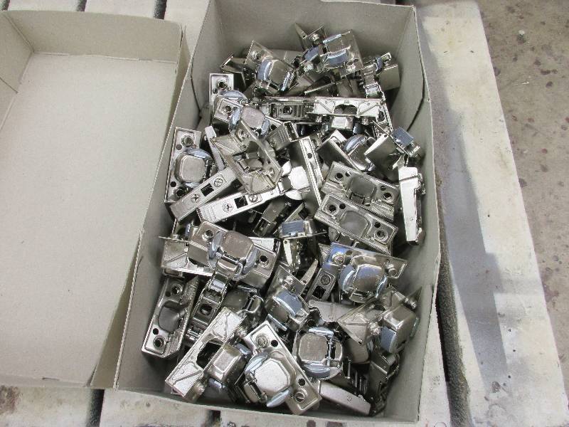 Cabinet Hinges