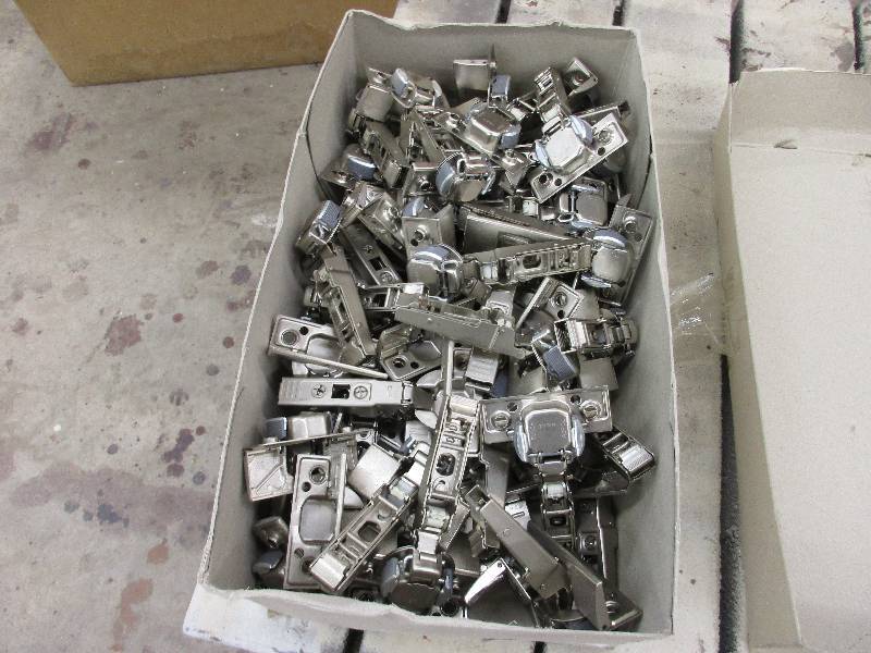 Cabinet Hinges