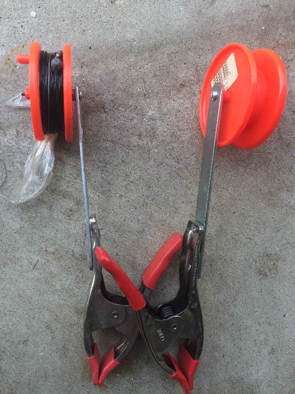 lot 11 image: set of 2 rattle reels for ice fishing