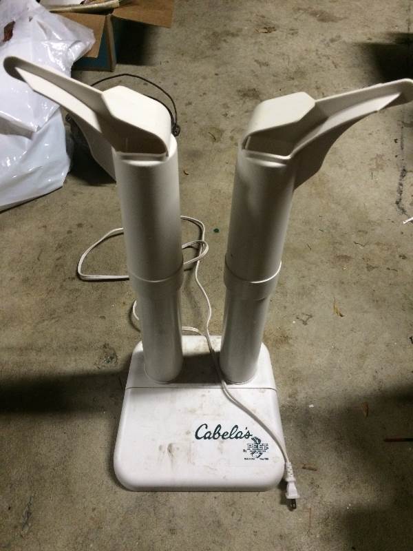 lot 20 image: cabelas boot dyer