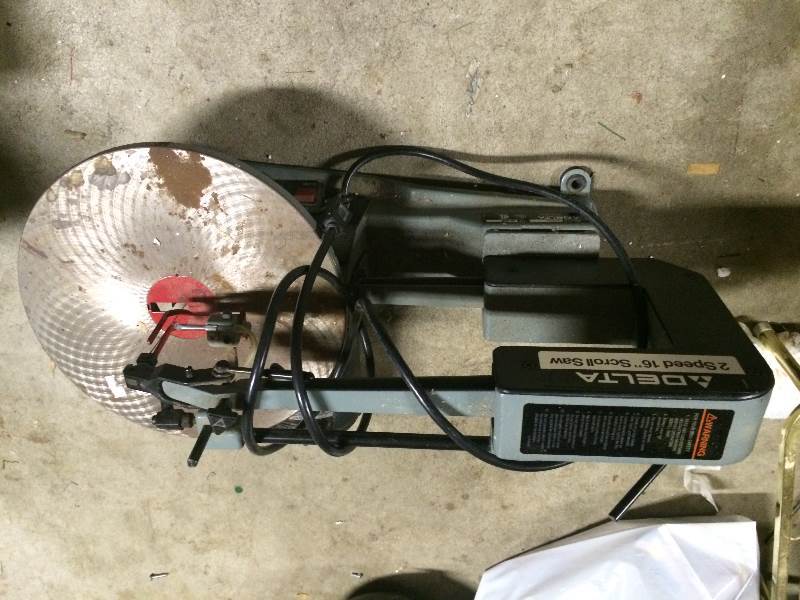 lot 21 image: delta 2 speed scroll saw