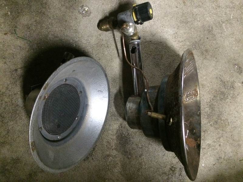 lot 22 image: propane heaters set of 2