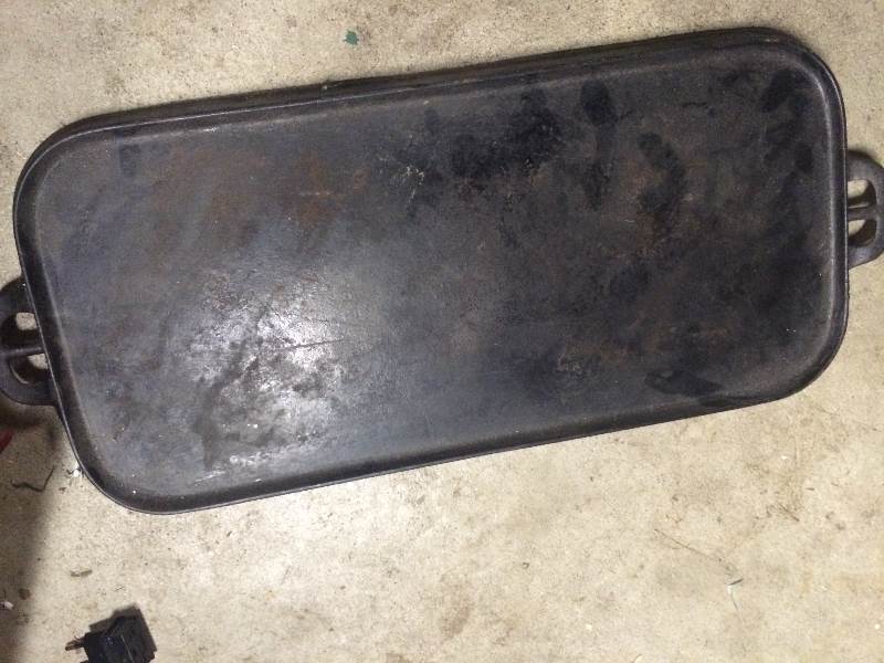 lot 39 image: cast iron griddle