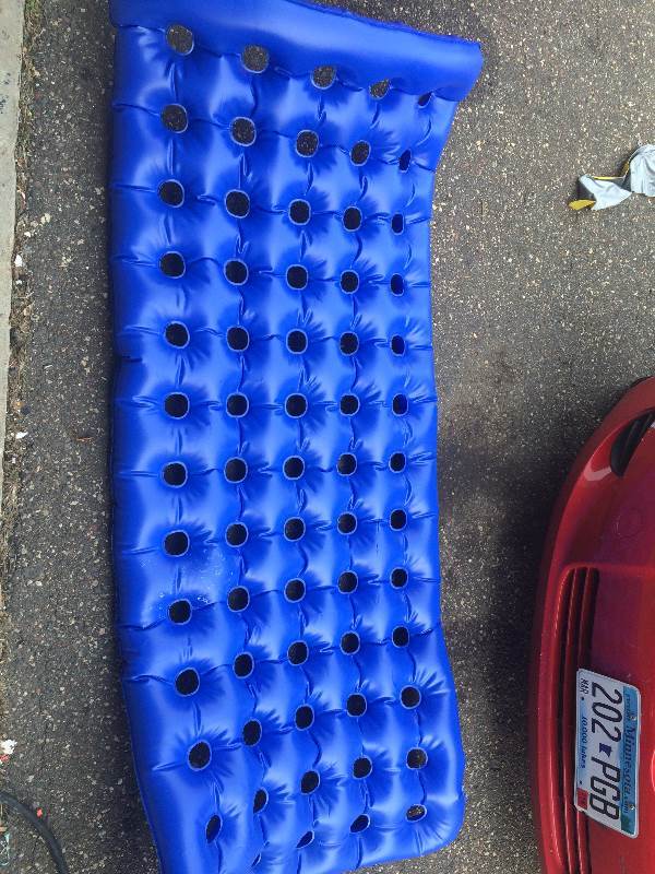 lot 45 image: inflatable air raft
