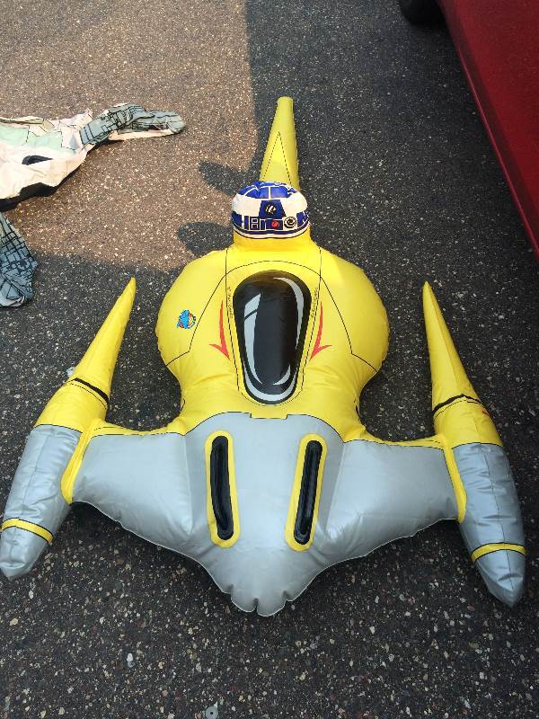 lot 46 image: inflatable star wars pool  raft