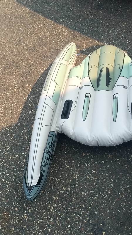 lot 47 image: inflatable star wars pool  raft