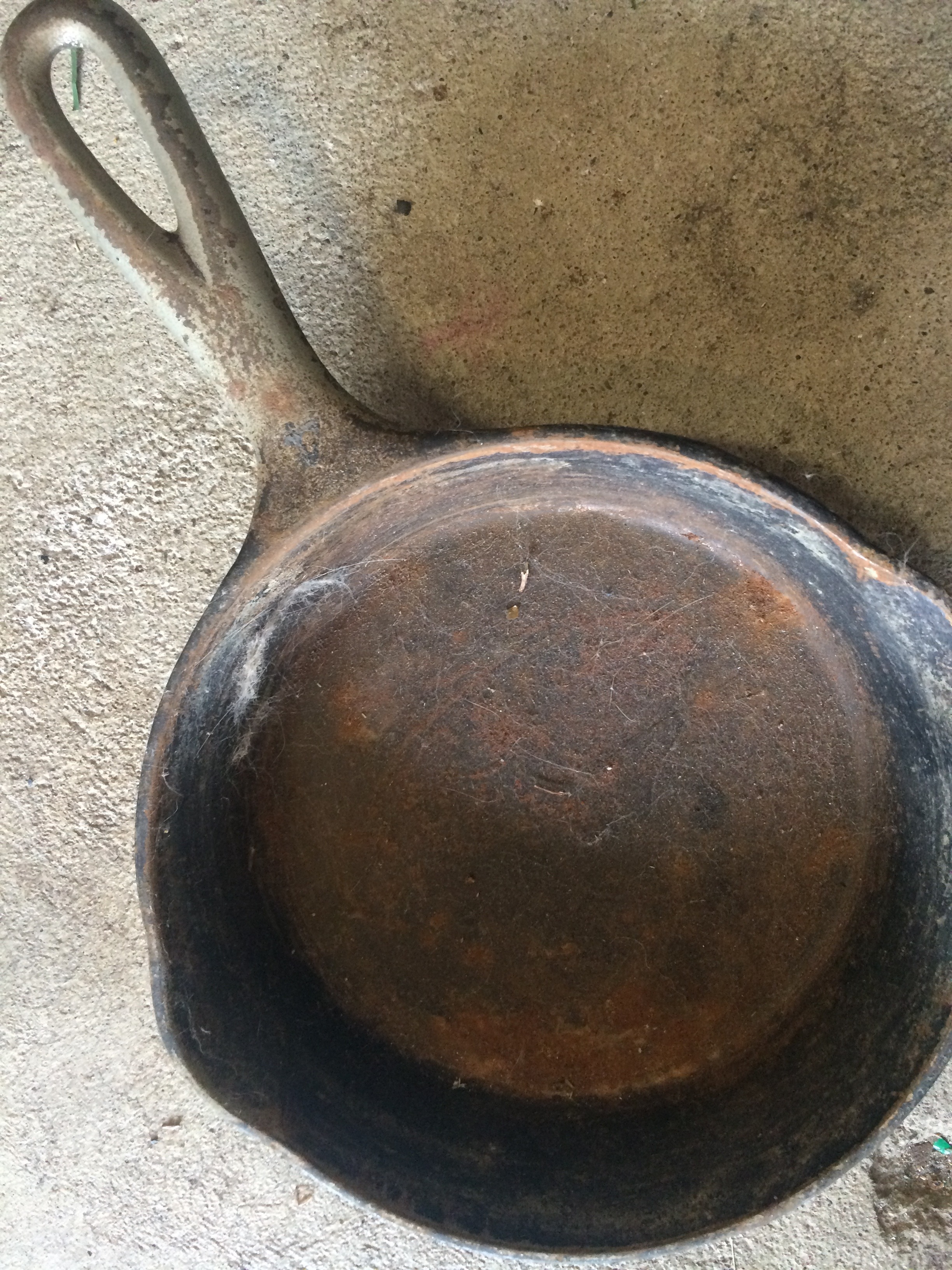 lot 53 image: cast iron skillet #4 nickel