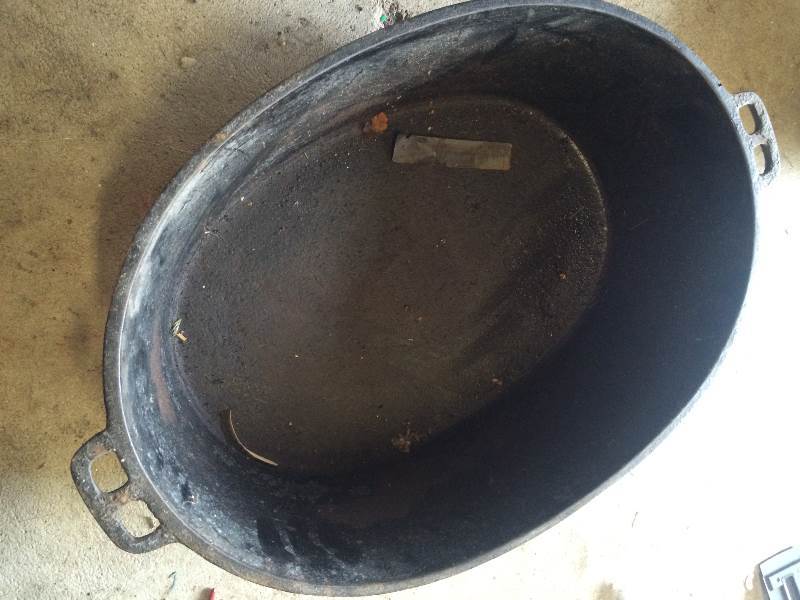 lot 58 image: huge cast iron oval roaster