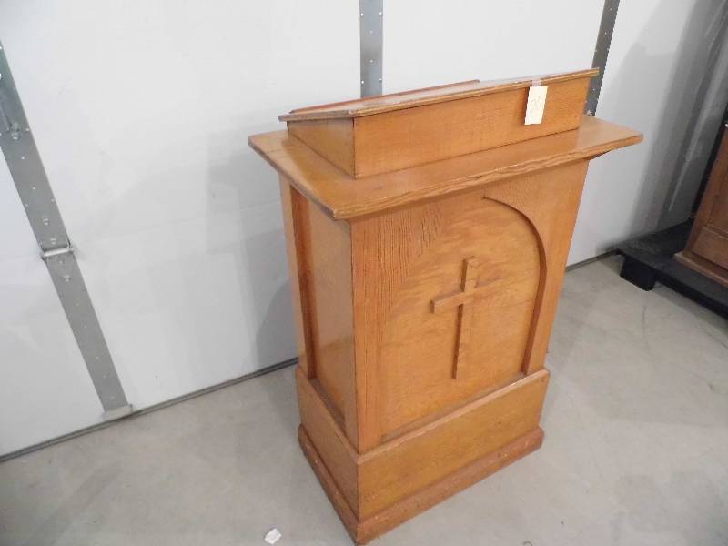 Oak Podium