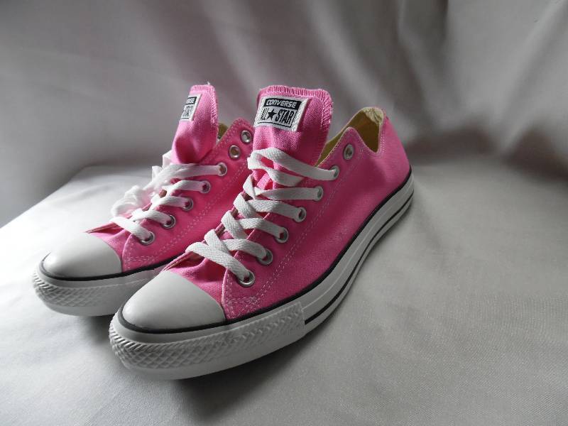 Converse Unisex Pink CT All Star Canvas Low-Cut Sneaker