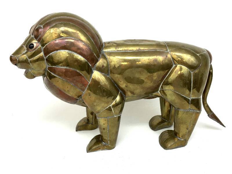 lot 10 image: Vintage Sergio Bustamante Lion Sculpture