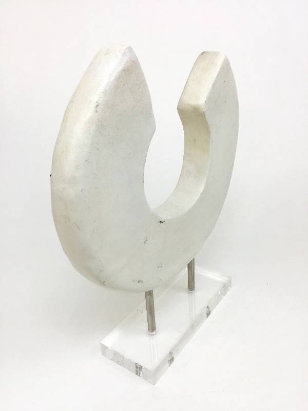 lot 20 image: Large Vintage Lucite Abstract Sculpture
