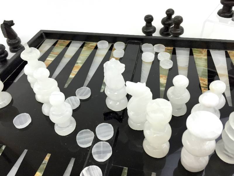 lot 19 image: Sierra Family onyx and marble handmade Chess & Backgammon set