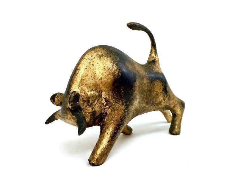 lot 18 image: Classic mid-century modern gold gilt solid metal bull sculpture