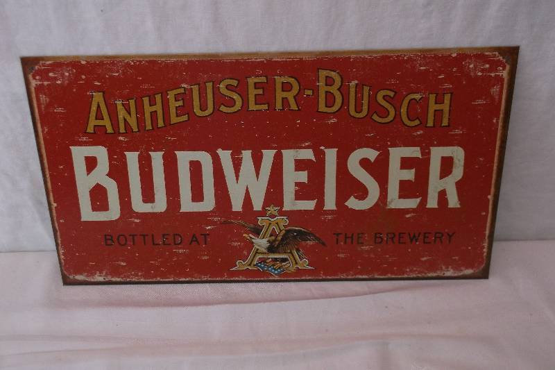 lot 8 image: Collectible