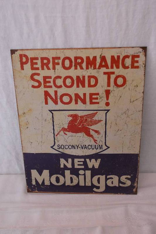 lot 15 image: Collectible