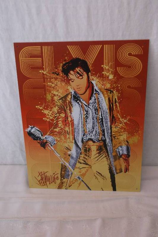 lot 24 image: Collectible