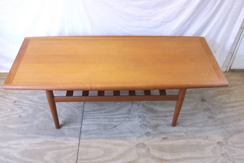 lot 26 image: Vintage