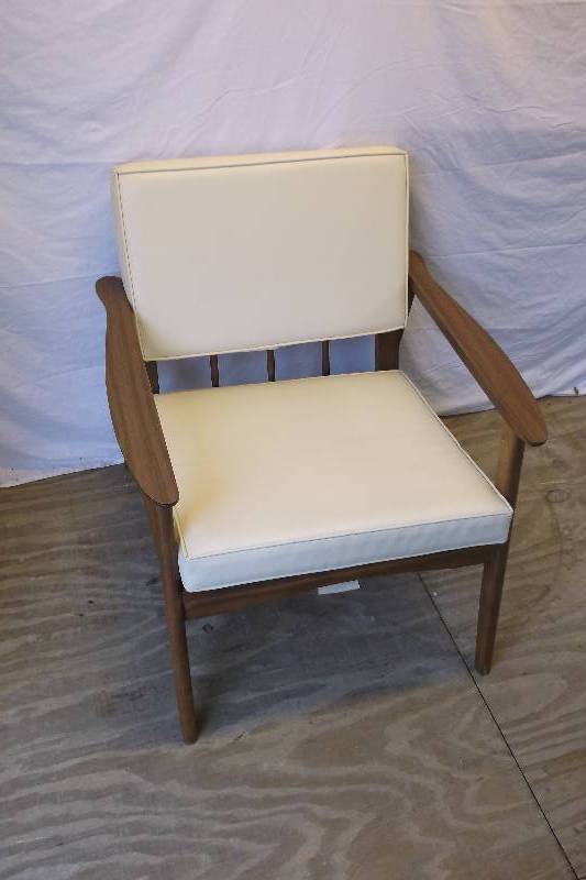 lot 29 image: Vintage