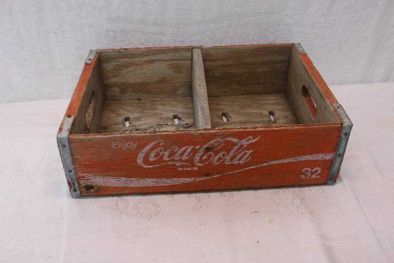 lot 54 image: Vintage