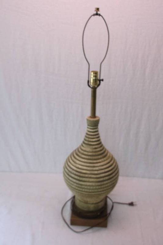 lot 56 image: Lamp