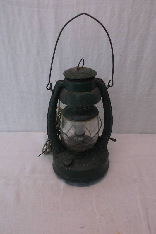 lot 63 image: Vintage