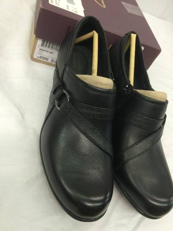 Clarks Womens Genette Arc-Wide 8.5 w