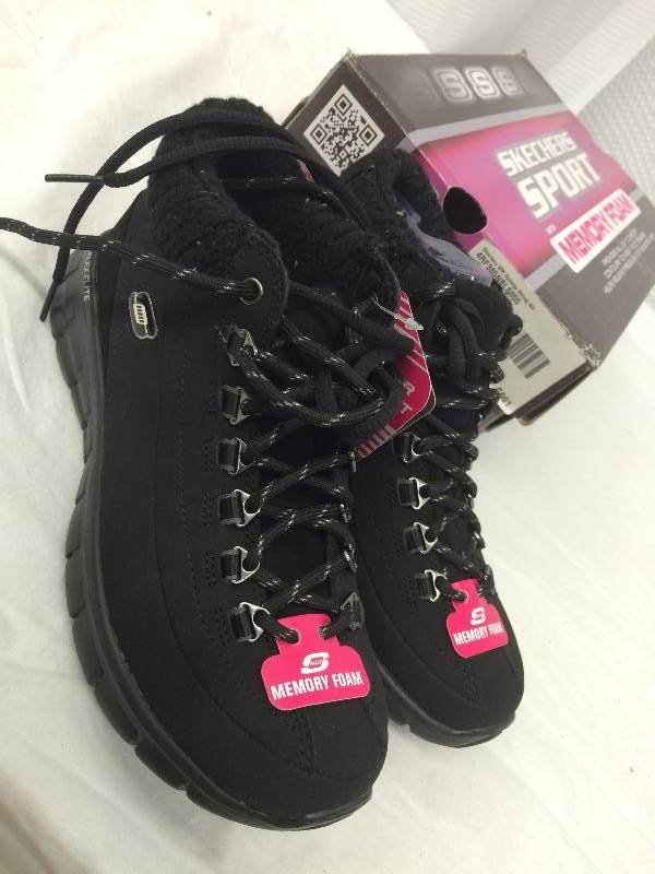 Skechers Womens Synergy Strong Will Boot 5.5