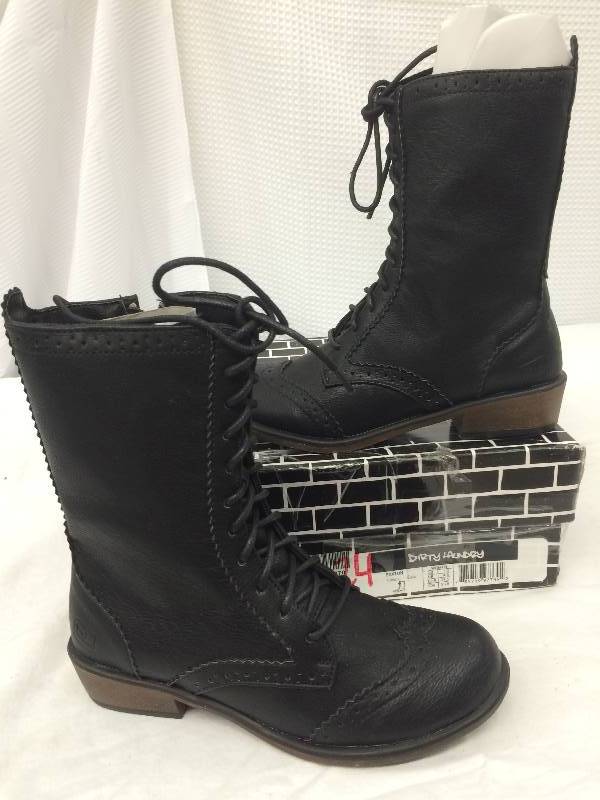 Dirty Laundry Womens Paxton Lace-Up Boot 7