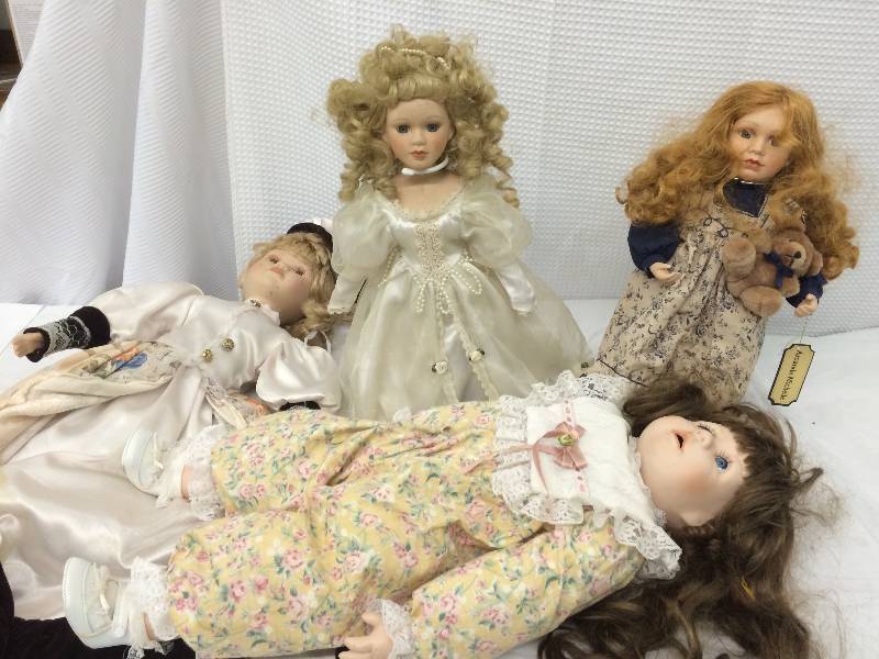 asst dolls